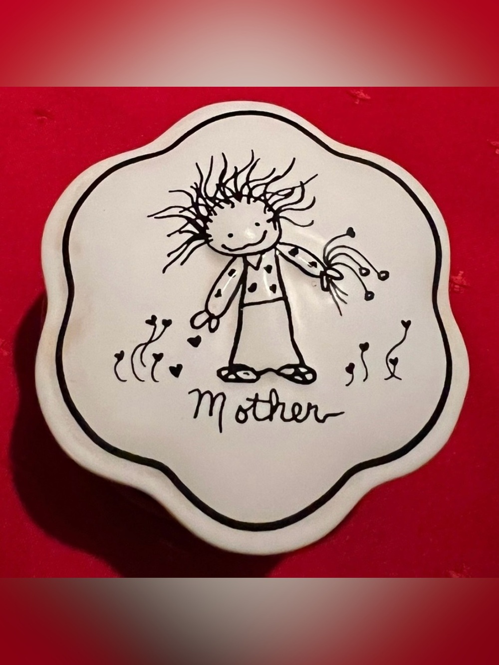 An Enesco Vintage porcelain trinket or keepsake box